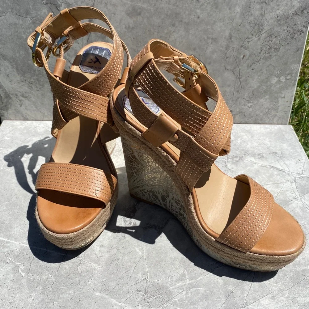 Donald J Pliner DMSX Tan Espadrille Strap Wedges 8 -
